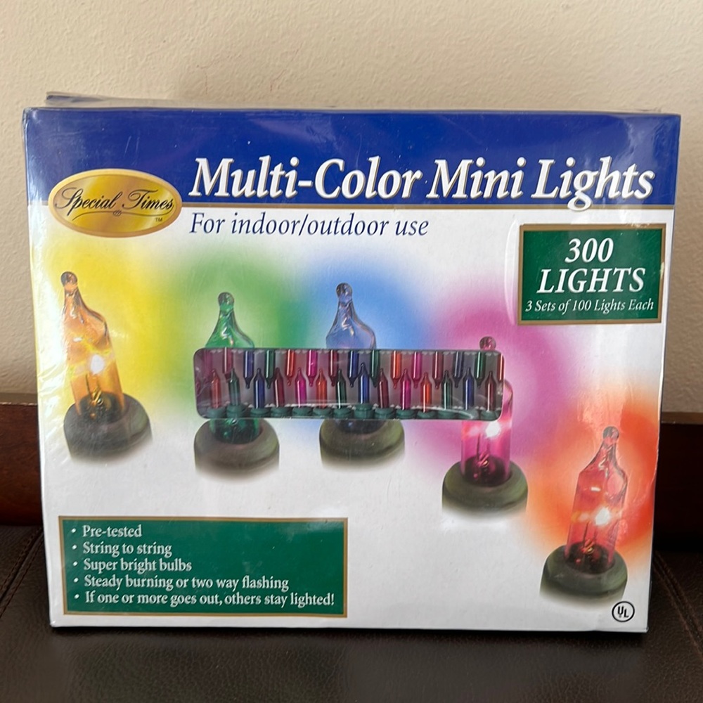 NWOT X-mas 300 Color Mini Lights For Indoor/Outdoor Use -3 Sets of 100 Lights